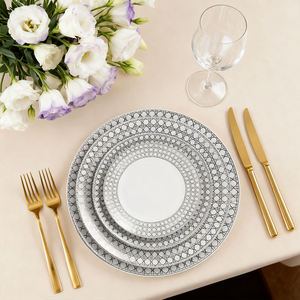 Set di Stoviglie di Lusso in Porcellana Bone China di Alta Qualità, Colore Rosso Mattone, Piatti da Portata Lavabili in Lavastoviglie per Matrimoni - Product Image 2