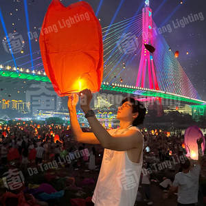 Linterna LED Impermeable para Festivales, Decoración Exterior para Eventos, Jardín, Paisaje y Celebraciones - Product Image 1