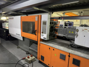 Máquina de Moldeo por Inyección Hidráulica Horizontal Chen Hsong JM-168 Usada de Alta Calidad, Bomba con Servomotor PLC, Fuerza de Sujeción de 1600kN - Product Image 3