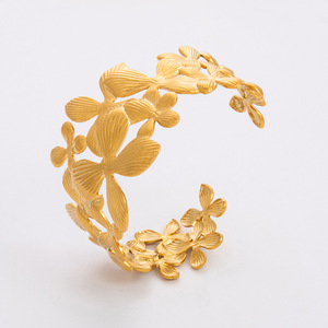 Leaf And <b>Flower</b> Stainless Steel 18K Gold Plated <b>Bracelet</b> Women's Fashion Jewelry Wholesale - Product Image 3