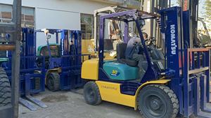 Komatsu Diesel <b>Forklift</b> 3 Ton Three Stage Mast Pneumatic Tire Seated Operation Used Indoor Flooring - Product Image 6
