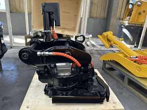 מחברי רוטוטילט מותאמים אישית עם תו תקן CE, מחברי טילטרוטטור למחפר מיני, מחברי הטיה למחפרים במשקל 2-20 טון - Product Image 4