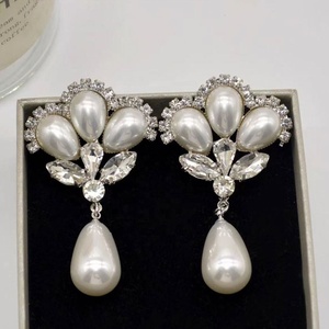 Pendientes de Mujer, Estilo Europeo Americano, Retro, Ligeros, de Lujo, Elegantes, Brillantes, con Piedras Naturales, Perlas, Chapados en Oro, de Acero Inoxidable - Product Image 5