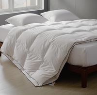 Couette en duvet de canard certifiée RDS toutes saisons avec housse en tissu 100% coton 233TC, passepoil noir, taille personnalisée