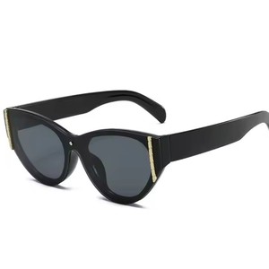 2025 Retro Custom Cat Eye Personalized Design Sun glasses Sunscreen and UV Protection Fashion Women's Sunglasses Wholesale - Product Image 6