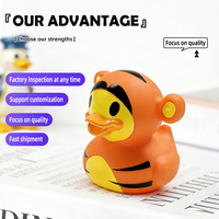 Jouet de bain et de plage flottant non toxique Yinuo Tiger Duck de 5 cm, dessin animé, vente en gros directe d'usine pour enfants