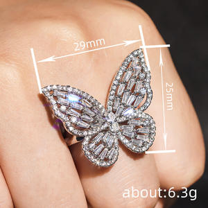 A134 Anello con diamante a forma di farfalla in oro bianco con taglio baguette colore naturale G per gioielli da sposa da donna - Product Image 4