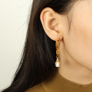 ต่างหูแบบห้อยชุบทองประดับมุกแบบกรงเล็บ สำหรับใส่ทุกวัน EH579 - Product Image 4