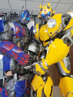 LED-Stelzenlauf-Roboter-Kostüm für Karneval & Cosplay – Gelb-Blaue Performance, Anpassbarer Roboter