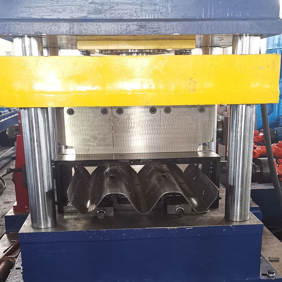 Machine à modeler les roulettes de garde-corps, Rail de protection en acier, faisceau W