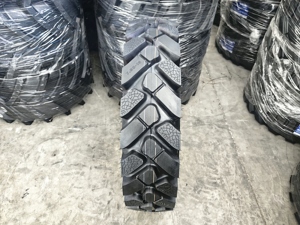 Neumáticos de Excavadora OTR de Alta Calidad, Medidas 7.50-16, 8.25-16, 9.00-16, 8.25-20, 9.00-20, 10.00-20, Modelo DH917, Ideales para Excavadoras de Ruedas - Product Image 2