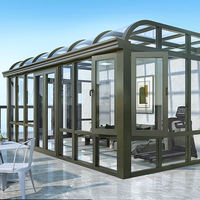 Véranda modulaire écologique avec toit rétractable, panneaux en verre transparent, glissières automatiques pour maison résidentielle et espace commercial