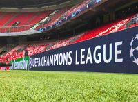 Panneaux de module d'affichage à LED d'intérieur et d'extérieur Matrix P8 P10 Affichage à LED de périmètre de stade de football de stade de sport