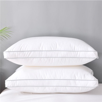 Grande promotion sur les nouveaux oreillers de lit d'hôtel innovants avec motif solide et soutien du cou