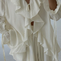 Vêtements à la mode 2025 Beige deux pièces été femmes décontracté à volants Blouse et short ensemble femmes