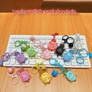 Portachiavi Ecologico in Resina a Forma di Tartaruga Cartoon Luminescente, Accessori Carini per Coppie - Product Image 4