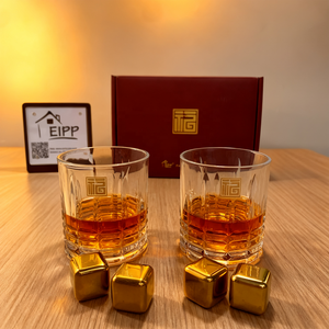 Ensemble de verres à whisky personnalisés de 300 ml avec gravure en relief, pierres à whisky de luxe, bouteilles à whisky avec logo personnalisé pour bar - Product Image 1