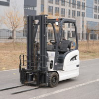 Chariot élévateur électrique Solreign à 3 roues, 2 tonnes, avec mât triplex, déplaceur latéral hydraulique, batterie Li-ion, levée 3m/6m