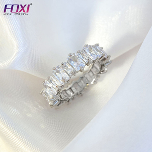 क्लासिक cz बैगुएट अनंत बैंड सगाई की अंगूठी 925 स्टर्लिंग चांदी गैर तरंगन पूरी तरह से तैयार की गई स्मॉरल कट फिंगर रिंग - Product Image 2