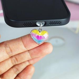 Bouchon anti-poussière pour téléphone portable brillant rose violet foncé amour en forme de coeur Couple accessoires pendentif pour IPhone type-c Port décoration - Product Image 3