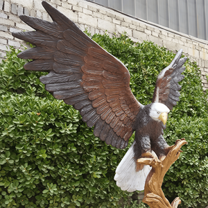 맞춤형 대형 주조 구리 독수리 조각, 비행 독수리 동물 동상, 청동 매 동상, 야외 장식 - Product Image 3