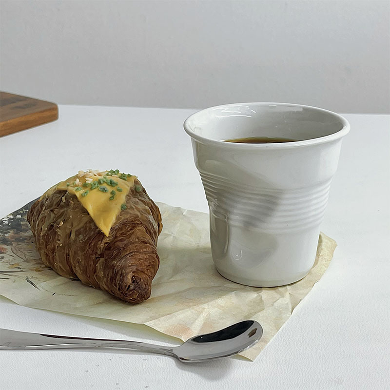 Pleated cup 8585