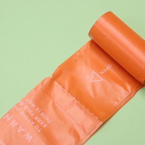 Cornstarch <b>Compostable</b> Dog Waste Bags Eco Friendly Leak Proof Rolls - Product Image 2