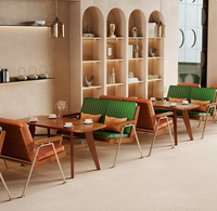 Ensemble de fauteuil en cuir matelassé sur mesure et table en bois massif multicouche pour bar ou café rétro