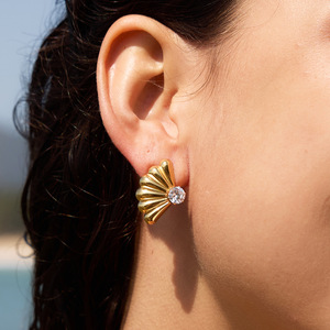 Stud Earrings Gold Shell Shape Zircon Claw Setting Everyday Wear - Product Image 2