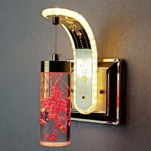 مصباح جداري حديث بتصميم زهور LED، مصنوع من الأكريليك والألومنيوم مع زهور مجففة، ذهبي اللون، مناسب لتزيين المنازل والفنادق وغرف النوم والحمامات - Product Image 4