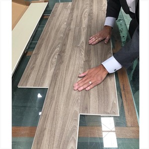 Profilé d'escalier 5 mm insonorisant et antidérapant en SPC rigide à grain de chêne pour usage intérieur en <span class=keywords><strong>appartement</strong></span> - Product Image 3