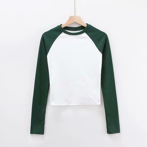 เสื้อยืดแขนยาวทรงเข้ารูป คอวี บล็อกสี ยืดหยุ่นสูง ผลิตจากโพลีเอสเตอร์ 62% ผ้าฝ้าย 35% และสแปนเด็กซ์ 8% สำหรับผู้หญิง - Product Image 6