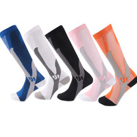 Vente directe d'usine, chaussettes de compression sportives, chaussettes de basketball, de football, chaussettes de sport hautes jusqu'au genou, chaussettes de fitness, chaussettes antidérapantes
