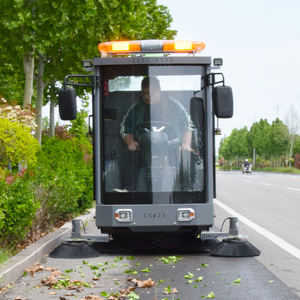 Balayeuse de voirie professionnelle nouvelle génération, autopropulsée, 48V, à batterie, largeur de balayage 2000 mm, haute efficacité, utilisation municipale - Product Image 2