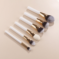 Ensemble de 16 pinceaux de maquillage synthétiques blancs et dorés avec pinceau éventail pour mascara, fond de teint, fard à paupières et usage visage/yeux