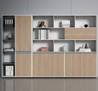 Bureau de direction simple et moderne, minimaliste, de luxe, avec chaise de bureau pour femme, idéal pour le bureau du directeur général ou du superviseur