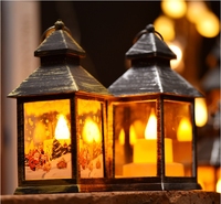 Lanterne d'Halloween vintage noire en forme de petite maison
