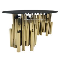 Table à manger ovale luxueuse et moderne avec plateau en verre blanc et base en acier inoxydable doré pour hôtel et cérémonies en plein air