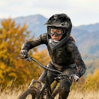 Casque intégral double usage MOON en argent avec accents rouges, matériau PC, sécurité ultime pour le VTT