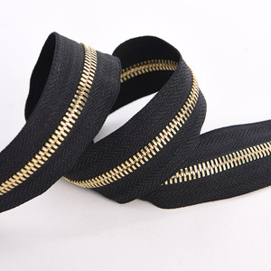 Venta al por mayor No.8 Latón Cadena larga Cremallera de metal o Cremalleras Rollo Cremallera continua para chaqueta y bolso - Product Image 4