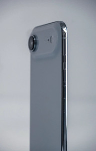 สมาร์ทโฟน Ultra-thin 17air สีฟ้าอ่อน 5G ระบบปฏิบัติการ iOS หน้าจอ OLED 6.3 นิ้ว 120Hz กล้อง AI คุณภาพสูง โทรศัพท์ทำงานประสิทธิภาพสูง รองรับ NFC - Product Image 2