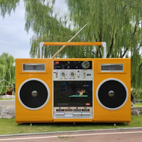 Camion de nourriture multifonctionnel en acier de forme radio rétro, bar et remorque de vente de boissons pour hot-dogs, glaces, bière et plus encore