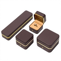 Boîte à bijoux en cuir PU marron avec bordure dorée, doublure en velours, boîte cadeau pour bague, collier, bracelet, vente en gros d'usine, logo personnalisé
