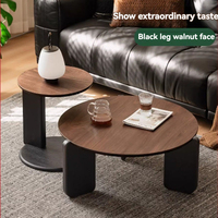 Ensemble de table basse en bois brun minimaliste moderne avec rangement intégré, design artisanal écologique pour les petits salons