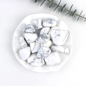 Оптовая продажа, высококачественный натуральный кристалл, белый Хаулит, кувыркается для украшения