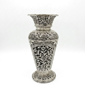 Nouveau design de vase à fleurs sculpté, vase à fleurs traditionnel fait main en argent, sculpture fine, décoration de table pour mariage - Product Image 1