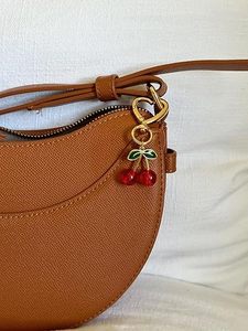 Graziosi Ciondoli a Forma di Ciliegia Kawaii per Borse e Portachiavi da Donna, Decorazioni per Chiavi dell'Auto, Regali, Accessori, Ciondolo Trasparente, Portachiavi a Ciliegia - Product Image 4