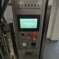 Machine de remplissage et de scellage de tubes cosmétiques pour la production de crème de protection UV