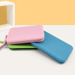 Étui de rangement en silicone imperméable, résistant à l'eau, durable, élégant et portable pour cartes de crédit et passeports - Utilisation en voyage toute saison - Product Image 2