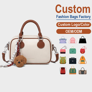 Bolso Bandolera de Cuero de Grano Completo para Mujer, Correa Ajustable con Cadenas, Ecológico, Ligero, Gran Capacidad |   Peluche de Color en Contraste - Product Image 1